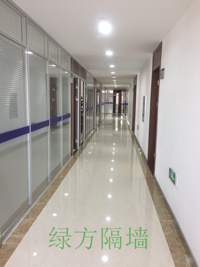 長青集團玻璃隔斷實景